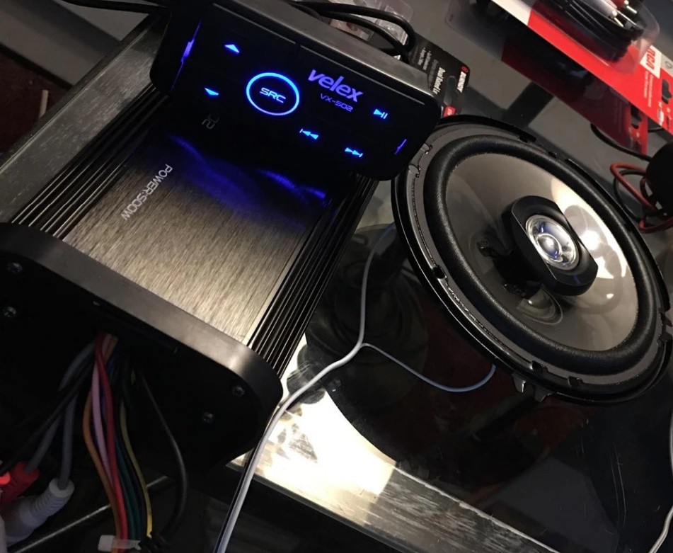 Купить морской усилитель влагозащищенный velex vx-502 по цене 14 200 р. Низкие цены. Большой выбор. Доставка по всей России. Интернет-магазин в Москве. Только положительные отзывы!