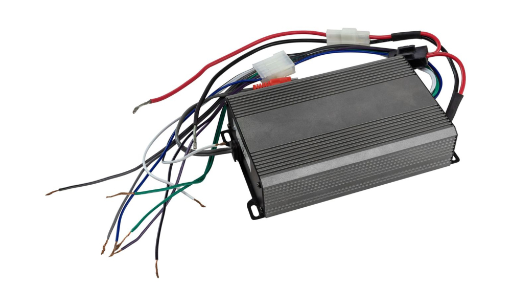 Купить 4-х канальный морской усилитель с aux по цене  Низкие цены. Большой выбор. Доставка по всей России. Интернет-магазин в Москве. Только положительные отзывы!